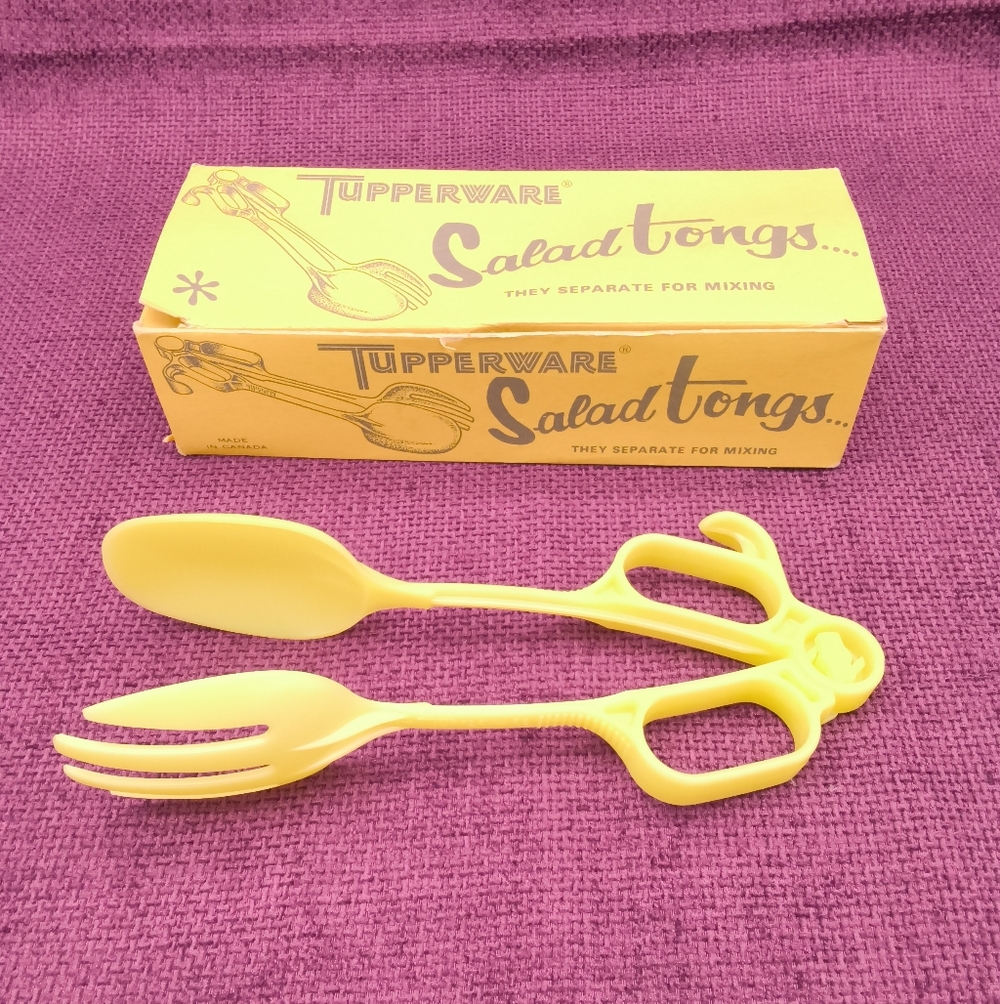 Vintage Tupperware Salad Tongs | 1950s Yellow MCM Serving Utensils - Picture 3 of 11